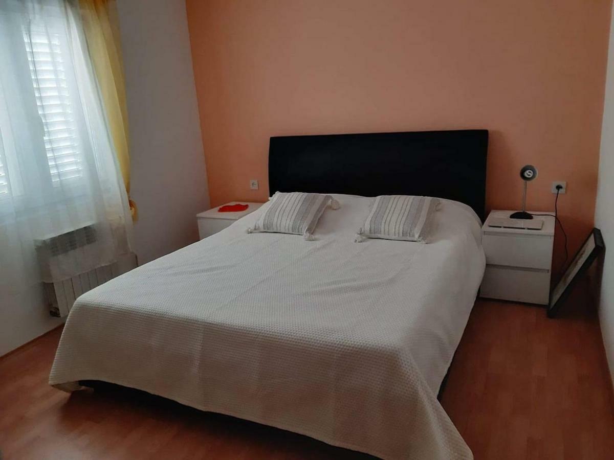 Apartman Lucija Трогир Экстерьер фото