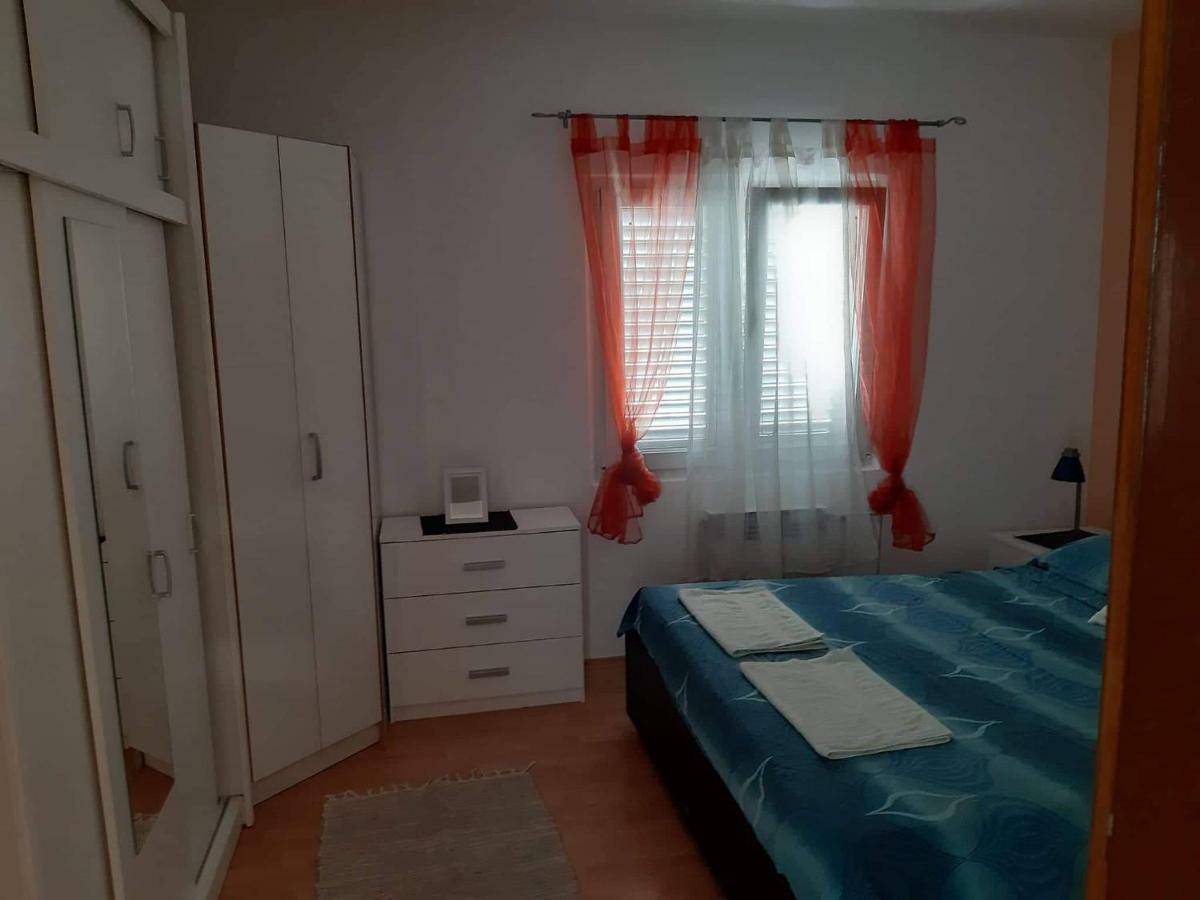 Apartman Lucija Трогир Экстерьер фото